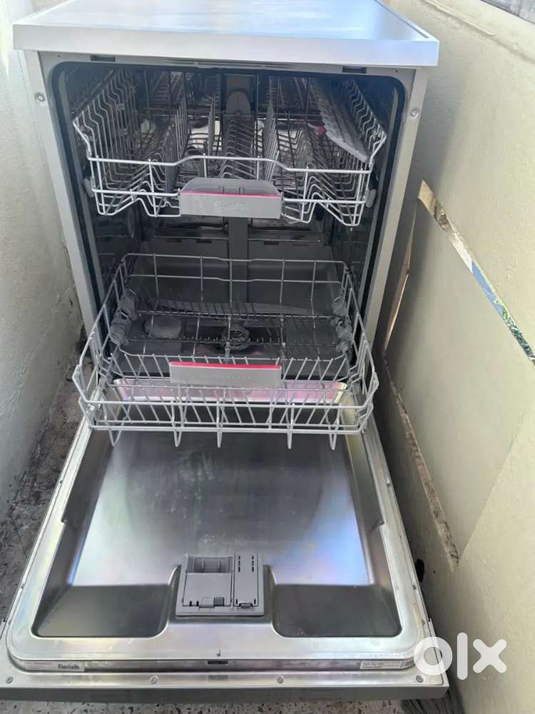 New Bosch Dishwasher 13 plate setting