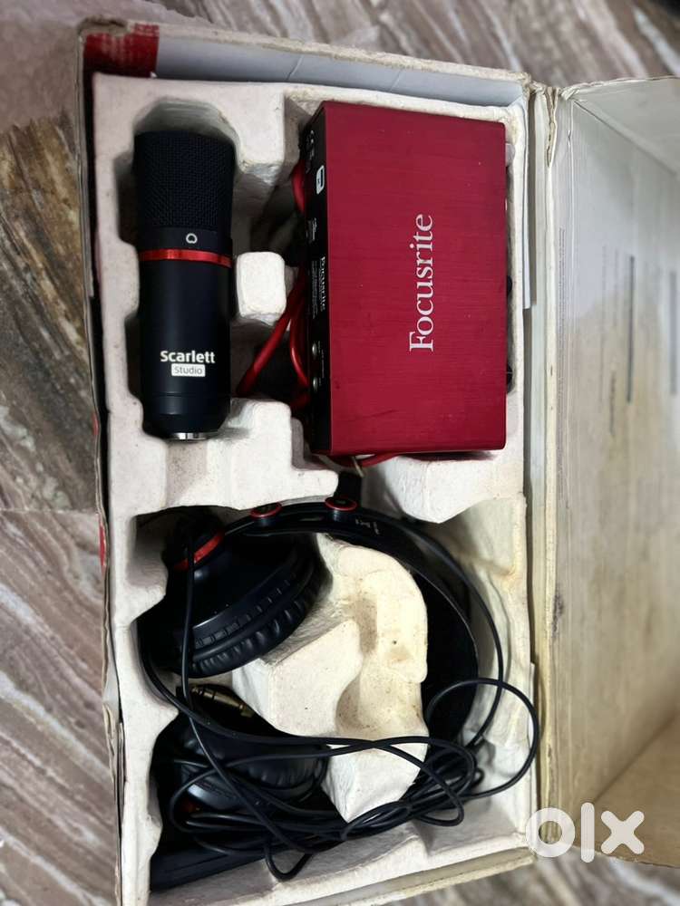 Music recording system kit + other items, Focusrite, Mic stand