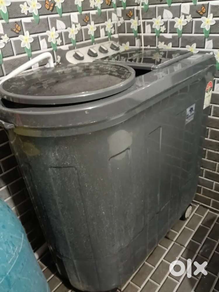 Whirlpool washing machine 7.5kg semi automatic