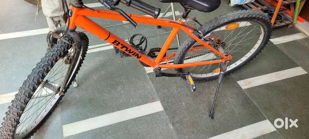 Urgent selling Decathlon cycle and Vector 91 cycle
