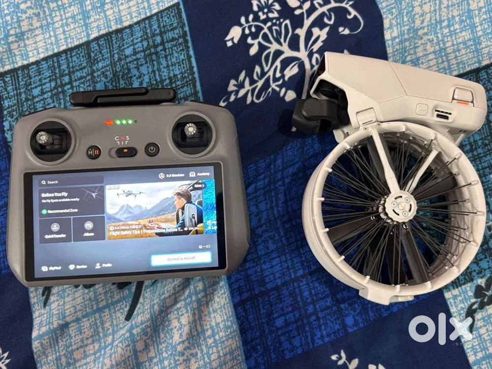 I’m selling my 4-day’s-old DJI FliP Fly More Combo drone.