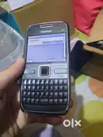 Nokia E72 in excellent condition at just Rs 4500