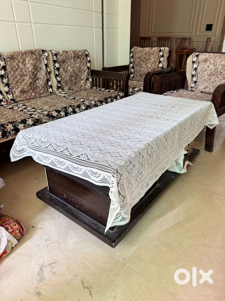 Luxury Sofa 5 seater with Center Table and Cushions