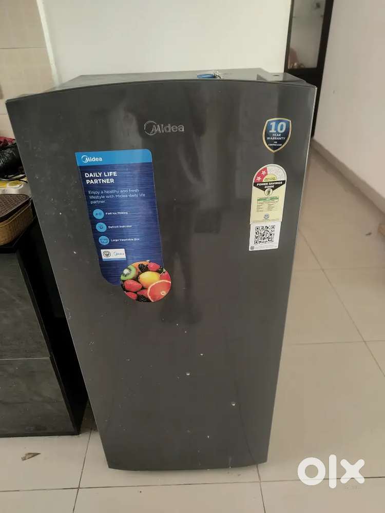 A 187L midea refrigerator