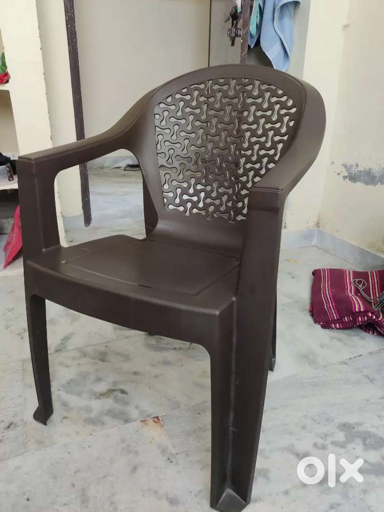 Nilkamal chair