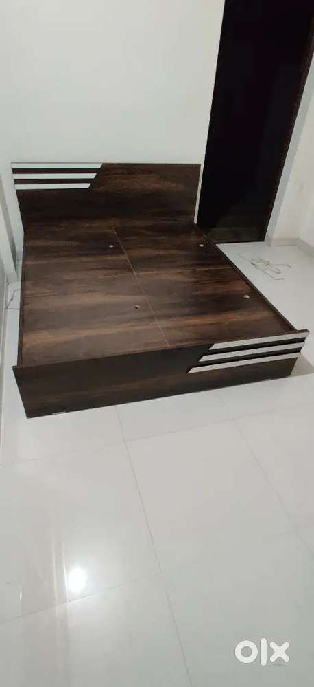 New Semistorage bed in factory cost Queen size