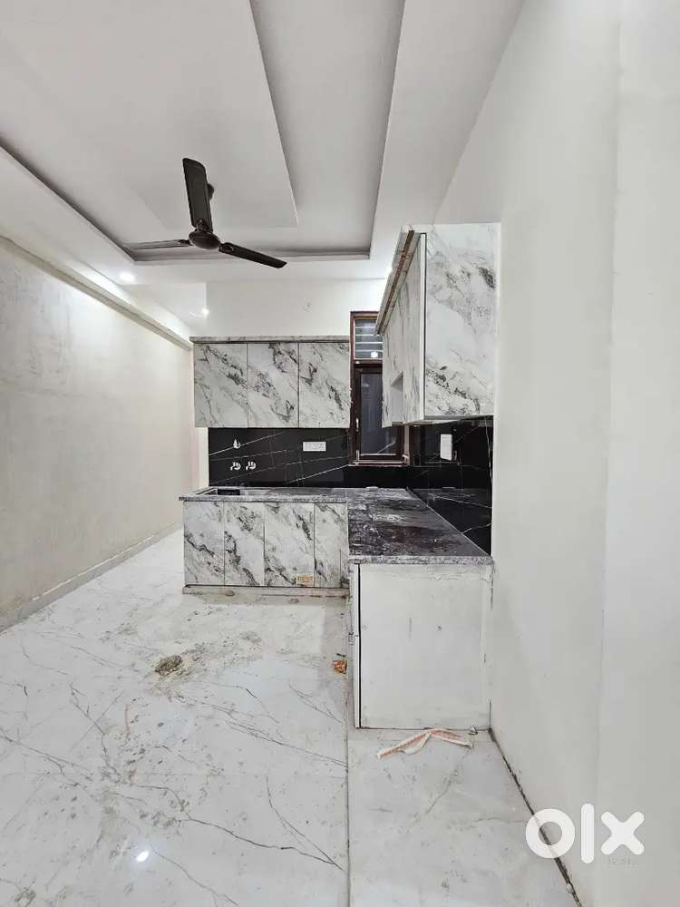 3 bhk flat ready to move available huge space affordable price