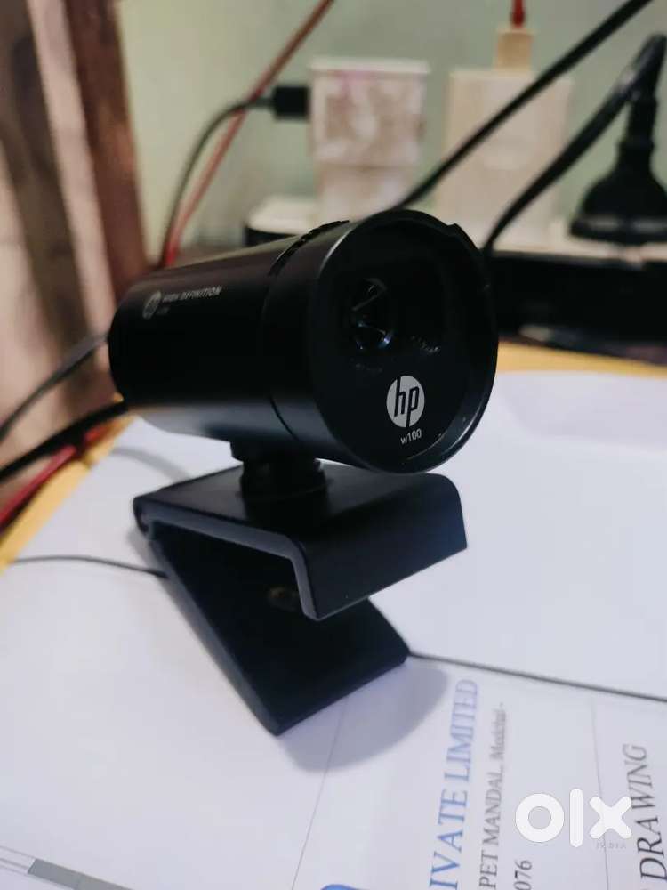 HP w100 480P 30 FPS Digital Webcam with Built-in Mic,
