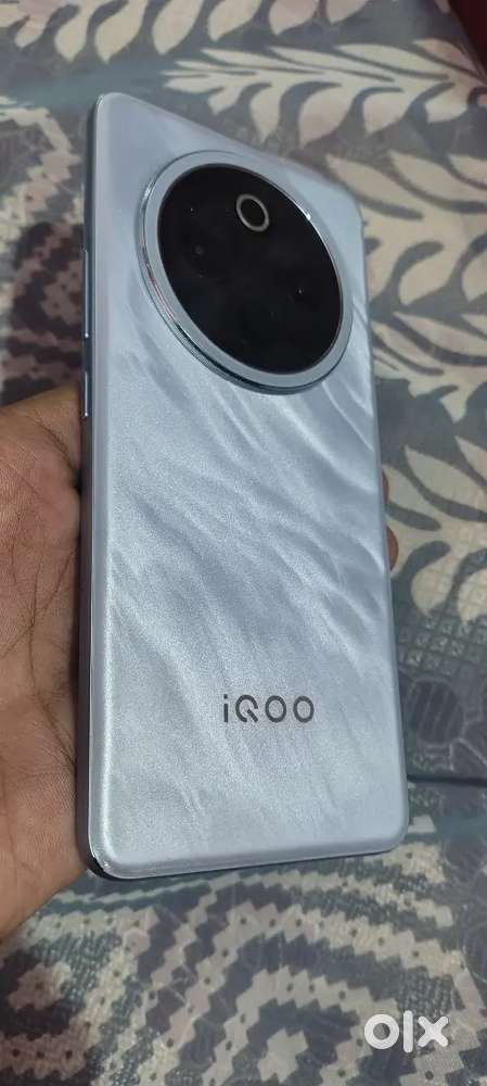 IQOO Z10 white color