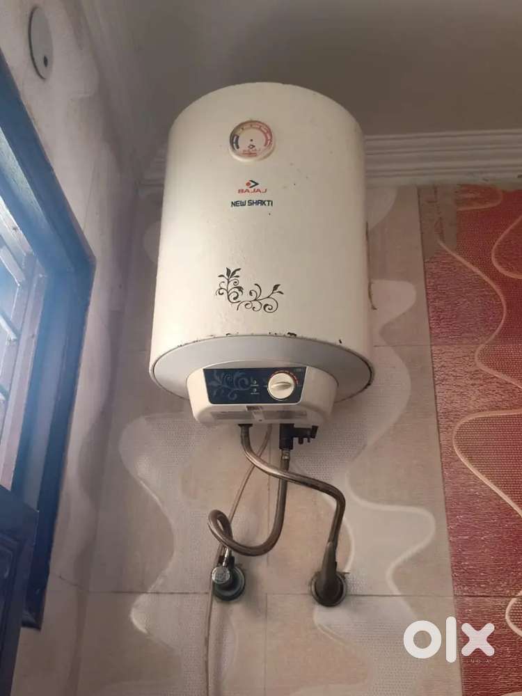 Geyser and washing machine for sale combo mai 12000 ka single 6000 ka.