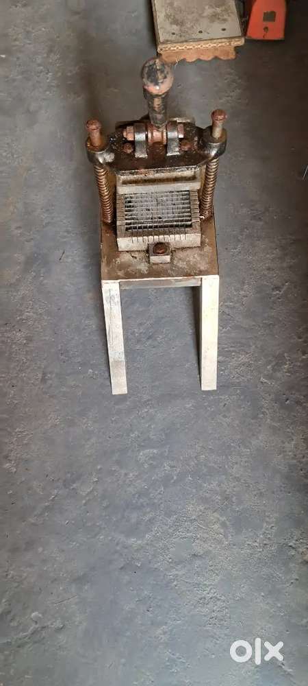 Oinin cutter custom made