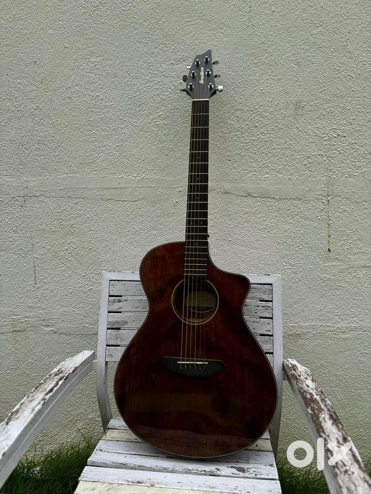Breedlove Discovery Concert CE Acoustic Electric Guitar