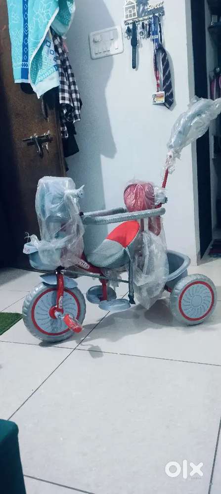 Kids three wheeler cycle with music+Light