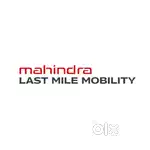SALES EXECUTIVE IN MAHINDRA SHOWROOM
