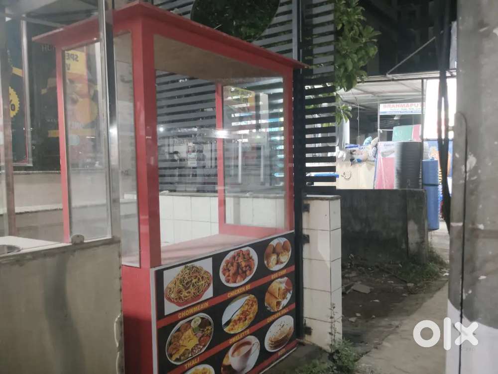 Restaurant front table