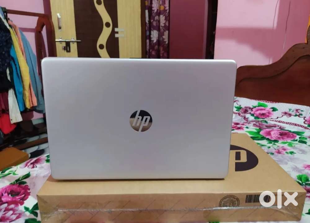 Hp ryzan 3 ram 8gb rom 512 with charger