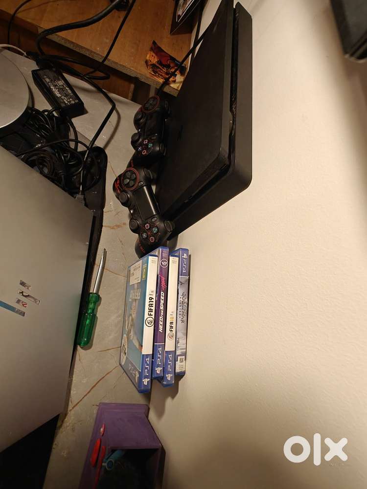 PS4 1 TB Slim