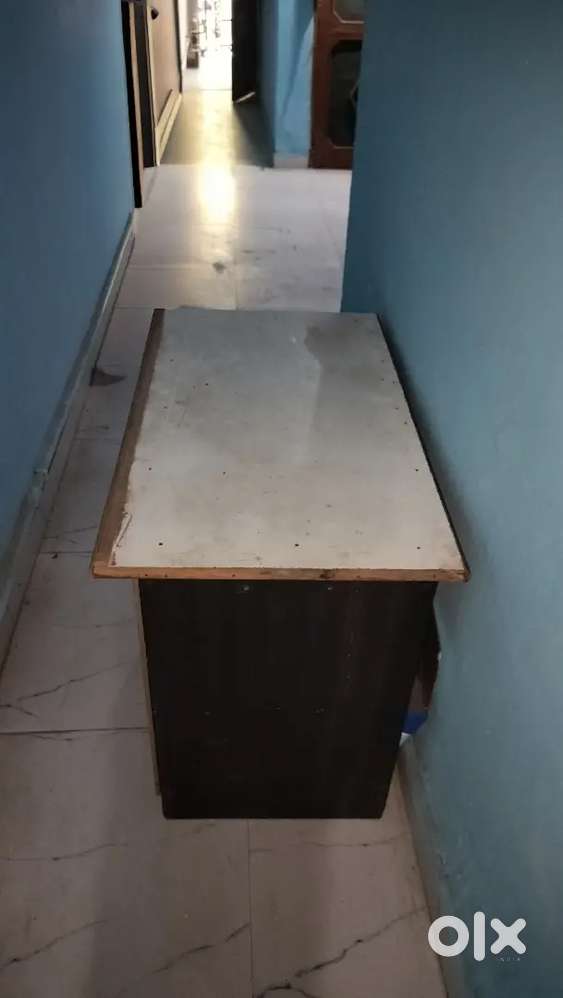 Strong and Heavy Computer/Study Table