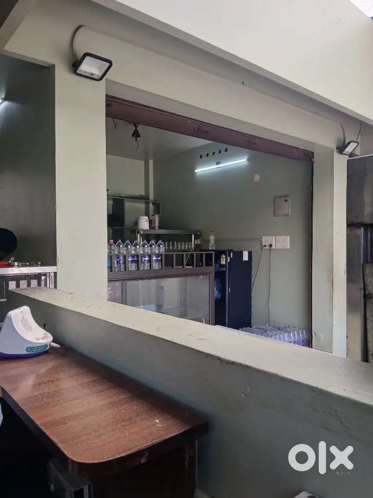 Ladies billing with supplier, supplier with juicer