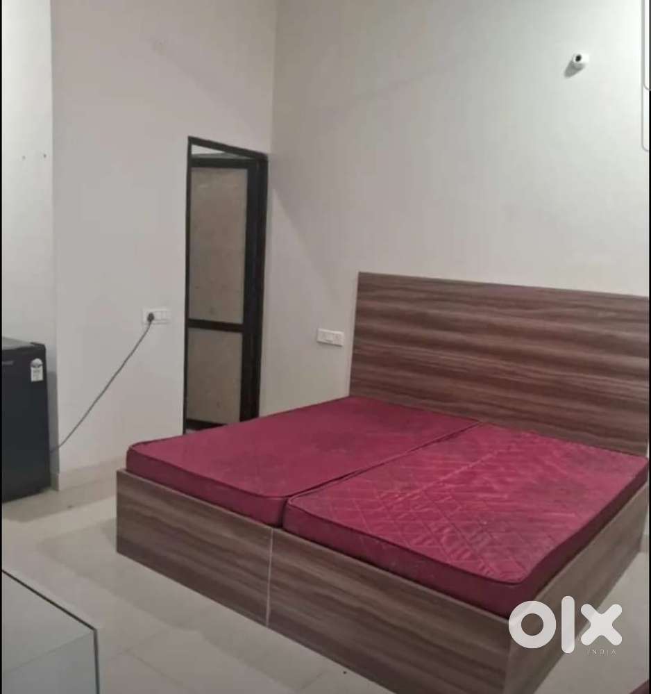 1BEDROOM SET FURNISHED (OWNER FREE)