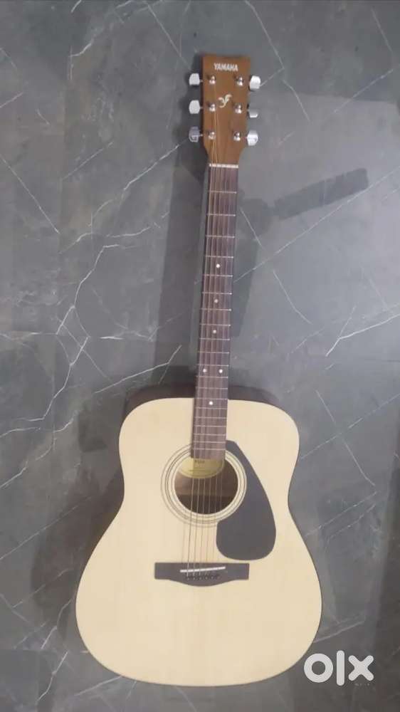 Yamaha F310 Acoustic Guitar