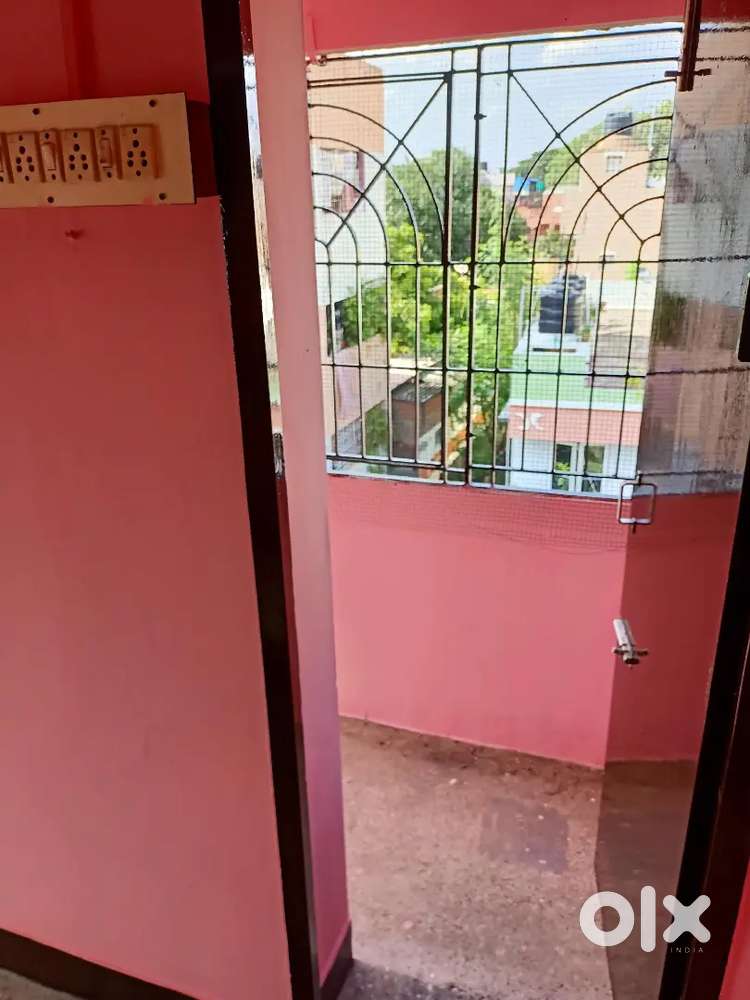 3 Floor flat for rent immediately available