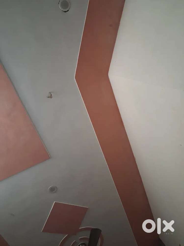 1 Room set available for rent