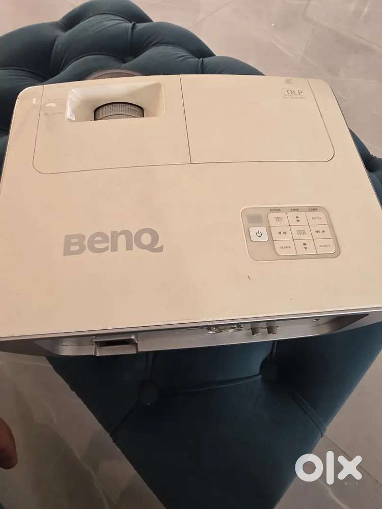 Benq w1060 1080p projector 10 year old rarely used