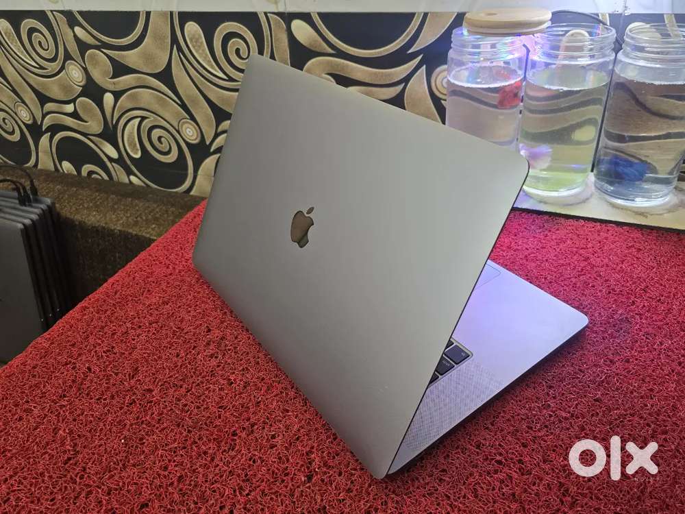 Apple Macbook Pro 2021 i7 16gb 512gb 5.5gb Graphics 16inch Retina