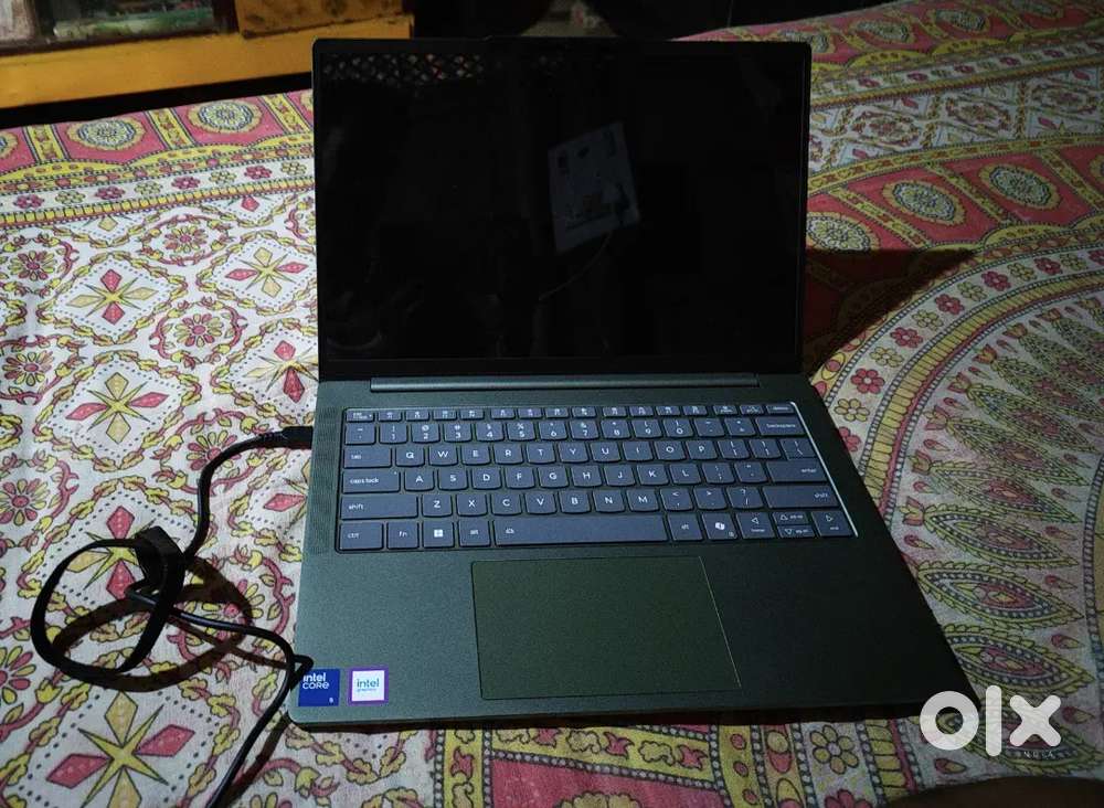 Moto Book 60 laptop i5 14th gen