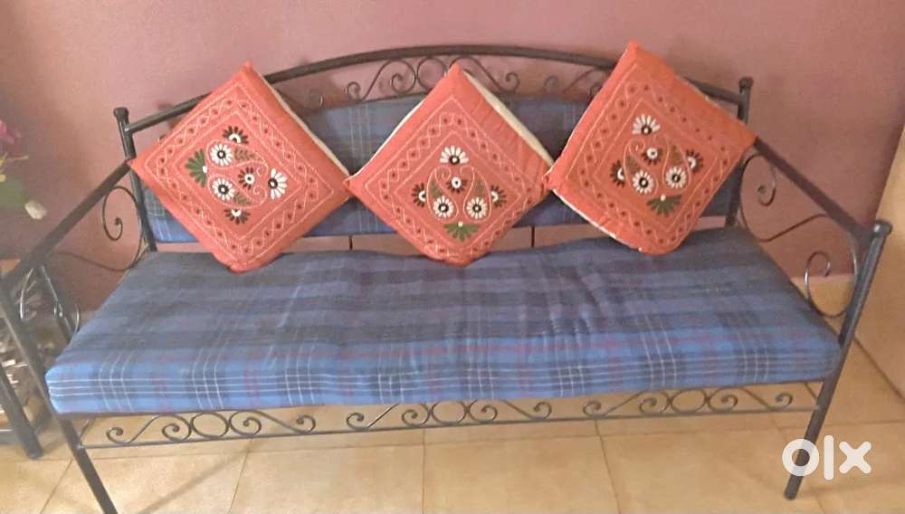Excellent Wrought Iron Sofa Set & Centre Table