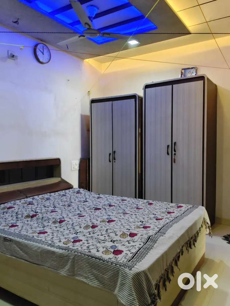 Complete Bedroom Set: Double Bed + 2 Wardrobes – Excellent Deal!”