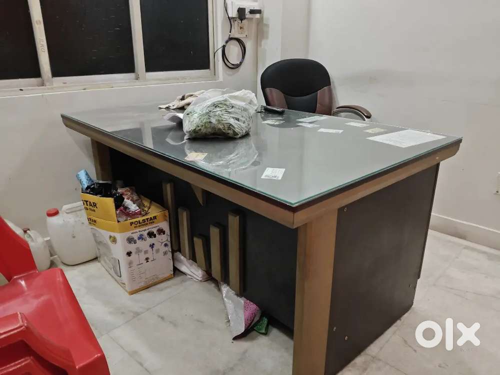 Office table Rs-9000