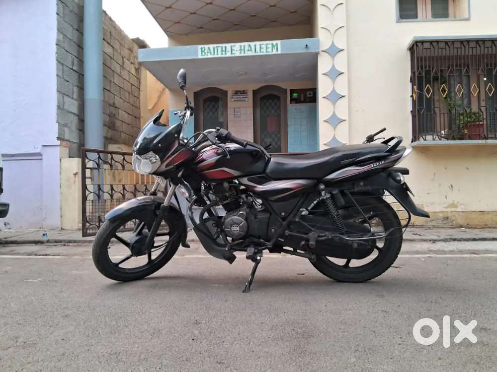 SINGLE OWNER WITH SHOWROOM MAINTENANCE