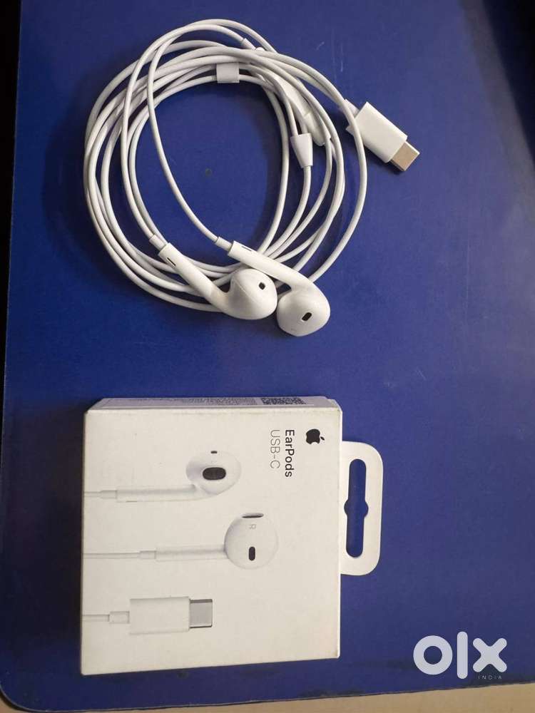 Brand new Iphone wired Earphones (USB-C)
