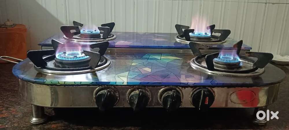 Gas stove with 4 burner
