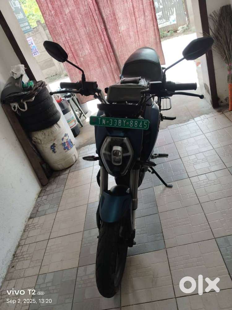 REVOLT RV 400 EV