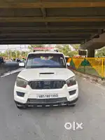 Mahindra Scorpio S6, 2015