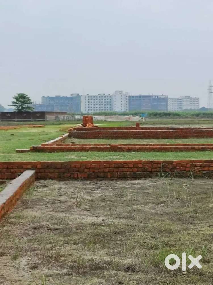 मेन हाइवे से नजदीक खुर्दही बाजार के पास प्लाट