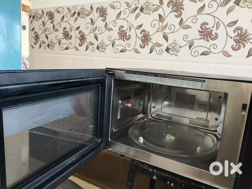 4 years old microwave full working excellent condition lg 28 litter