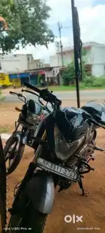 Dono bike acchi condition me hai red 160hai black wali 200 hai