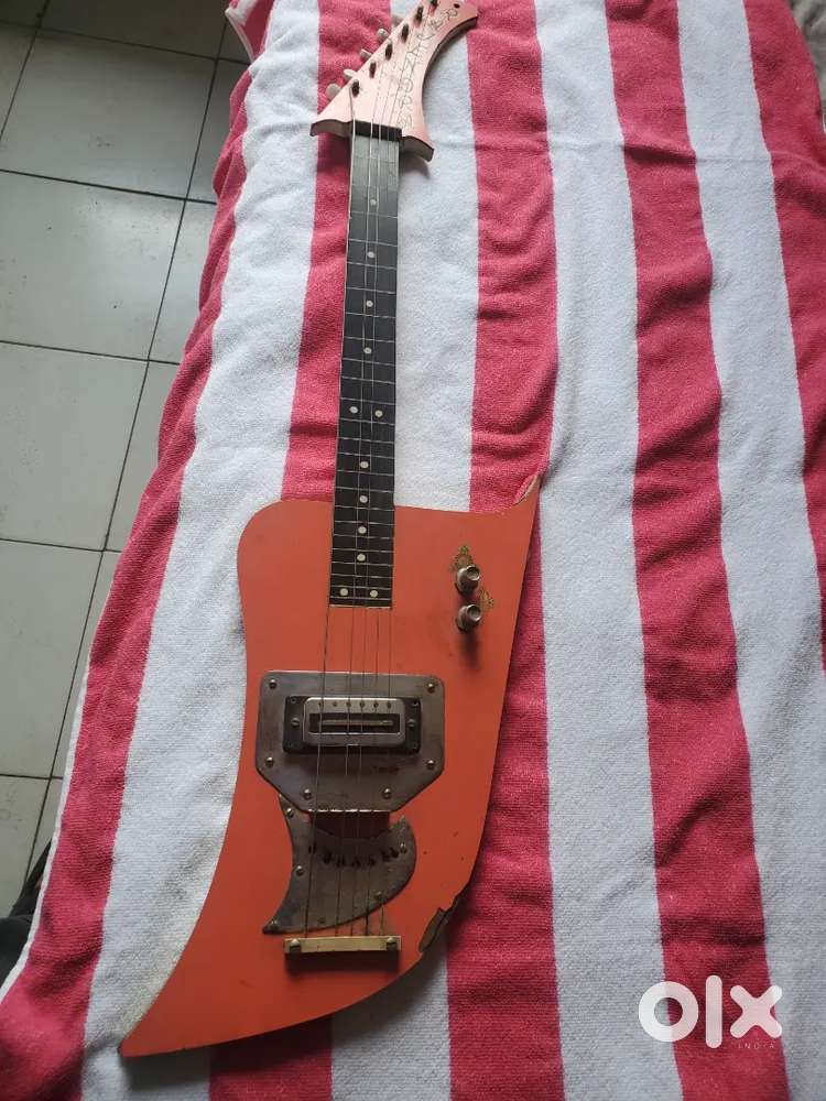 Hofner Electric hawian Guitar coustmbult in good condition