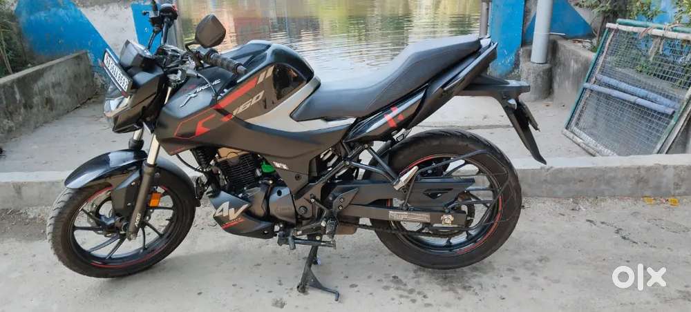 Hero Xtreme 160R v4-connect Bike