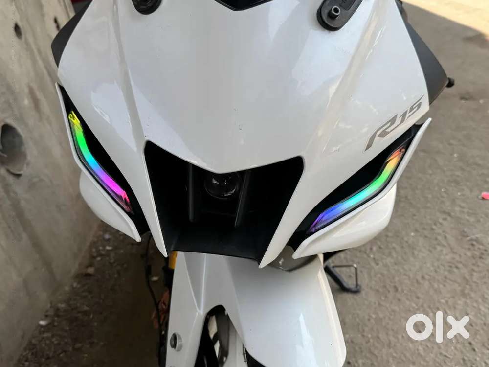 R15V4 DRL  multicolour light Available for sale
