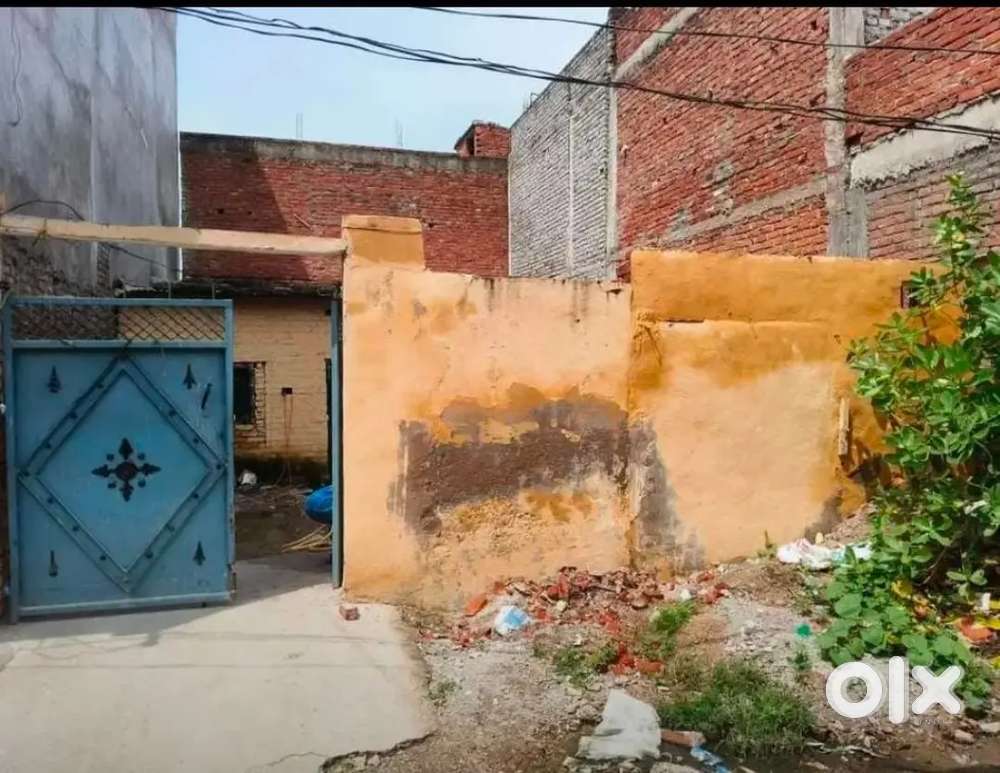 2 room bane hai corner se dusra Ghar hai awesome jgh hai