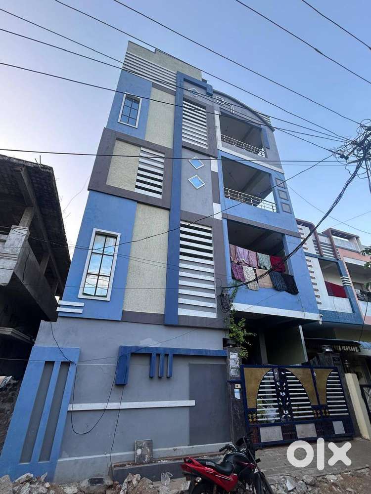 2 bedroom flat on 2nd floor