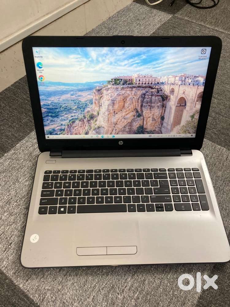 Hp Notebook 15 - i5 - 6th gen - 8gb - 256gb ssd - with bill