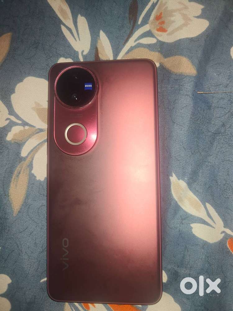 Vivo v50 only 4 month fixed price