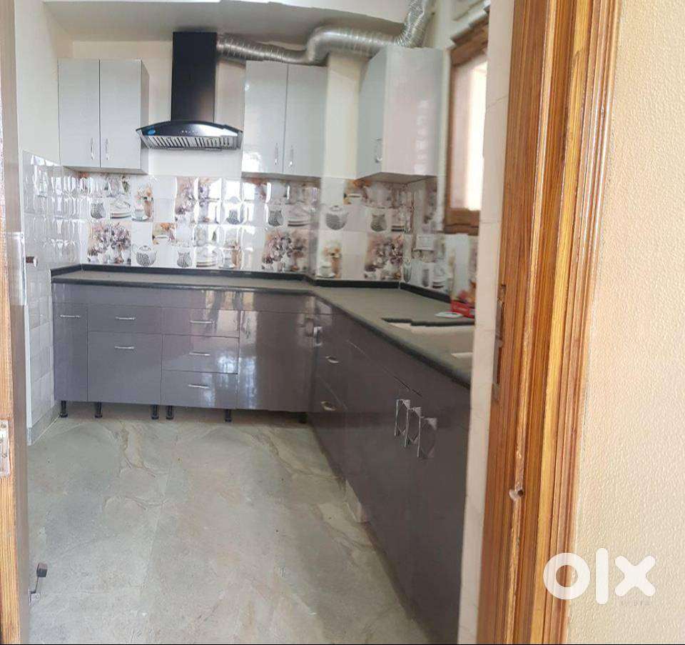 priyadarshini 2bhk house available only for family