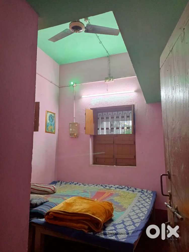 Peaceful & Spacious Living Room for rent and business purposes